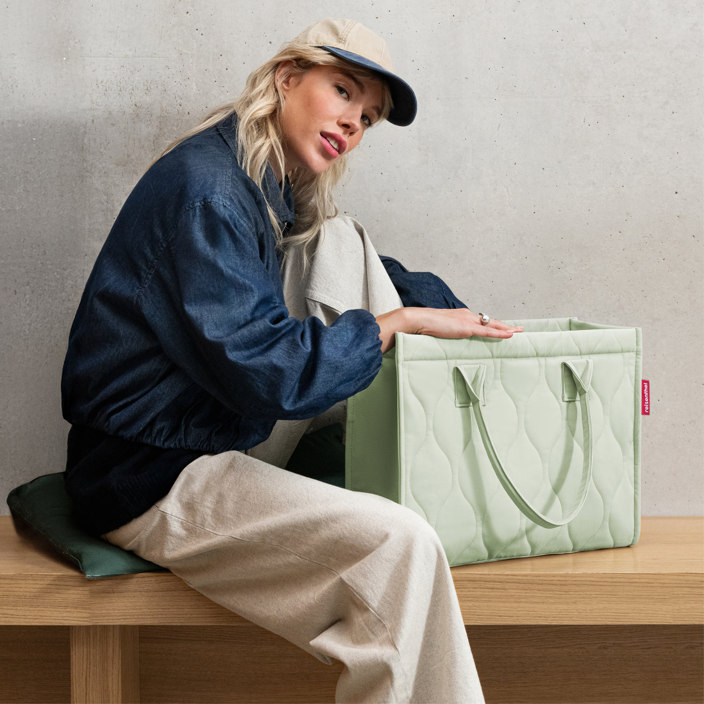 daily shopper puffer iced matcha daily shopper Reisenthel
