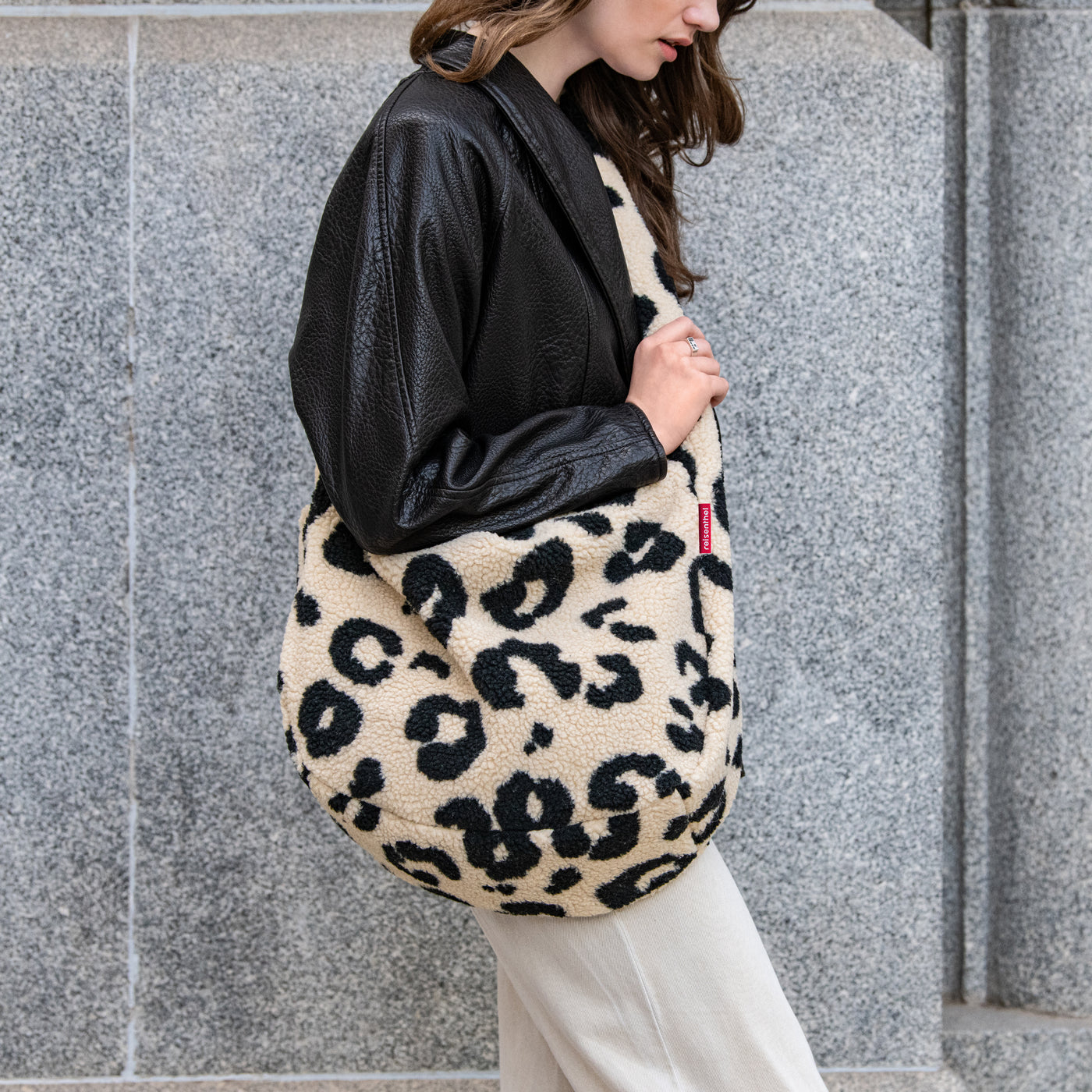 moonbag teddy leo cream