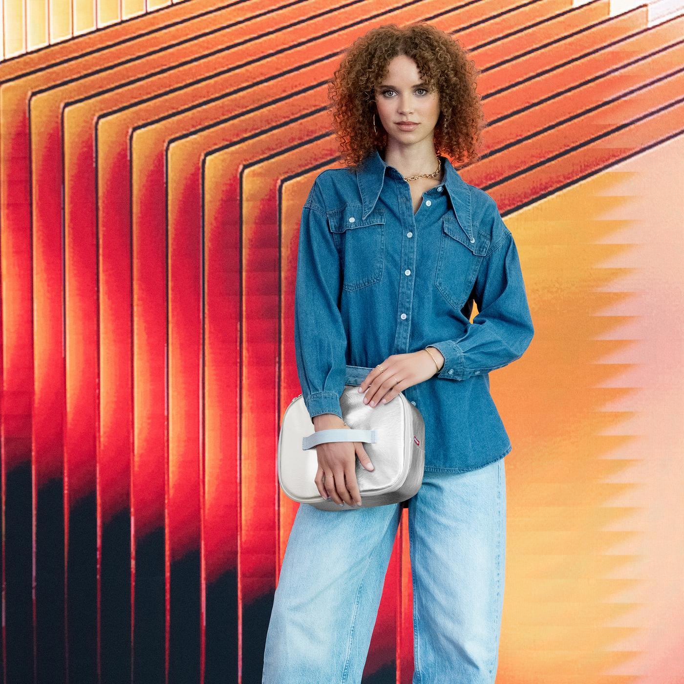 coolerbag M pocket silver crackle coolerbag M pocket Reisenthel