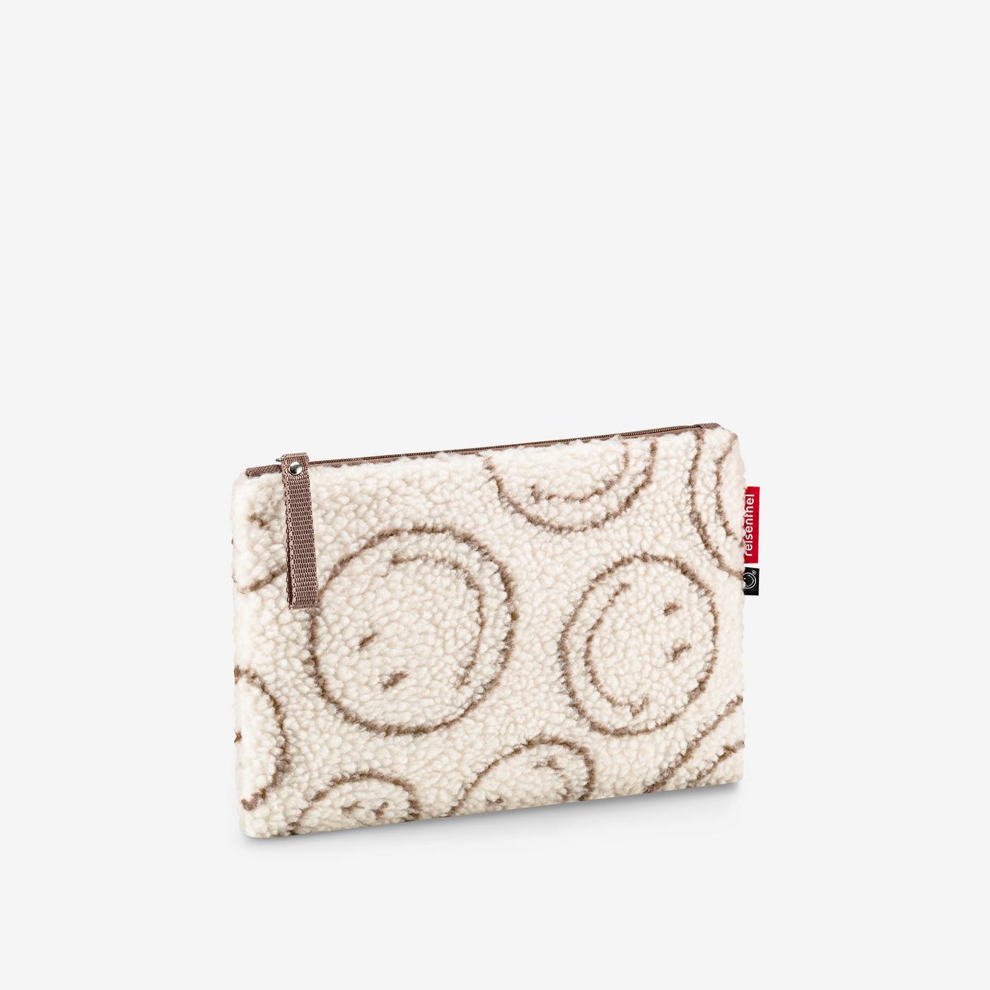 case 1 smiley® teddy chocolate case 1 Reisenthel