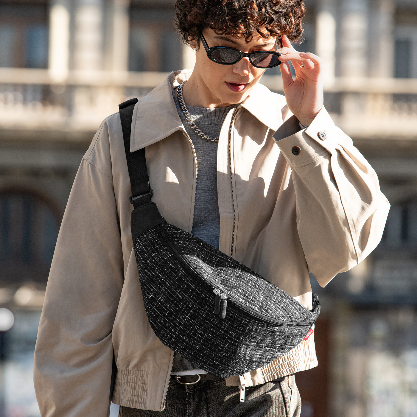 city beltbag bouclé black