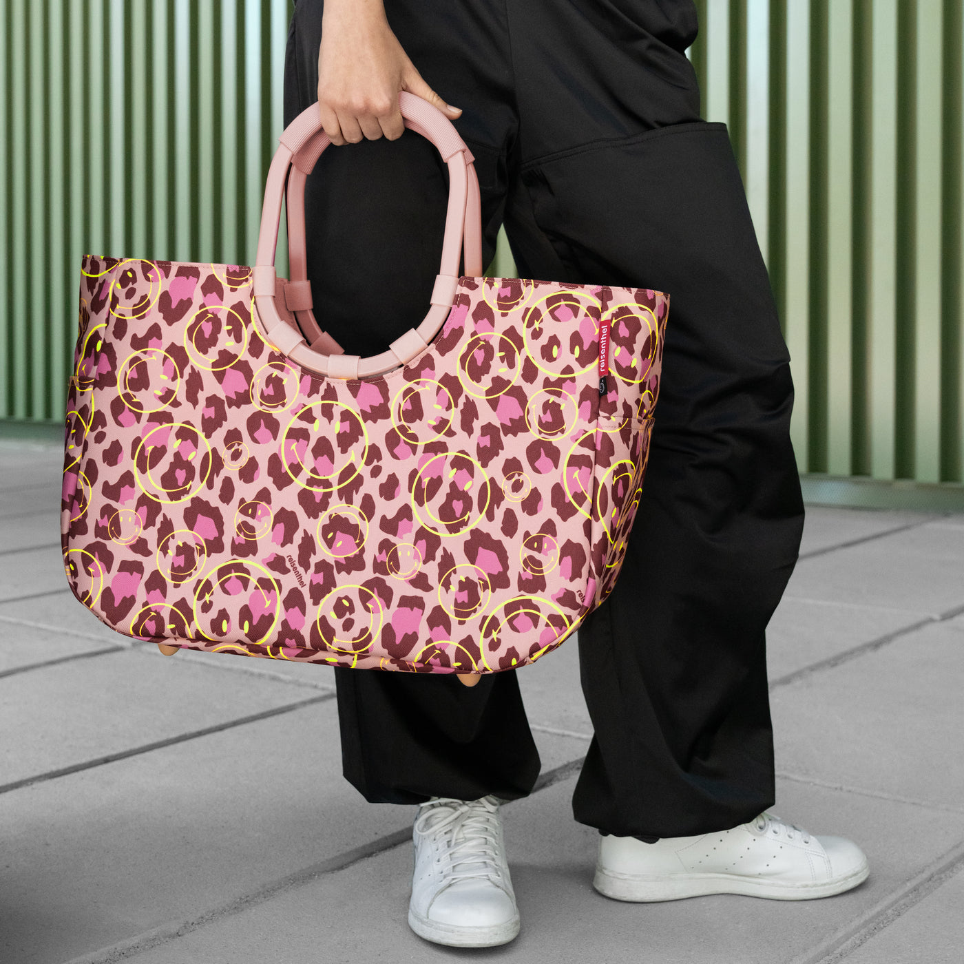 loopshopper L smiley leo blush loopshopper L Reisenthel
