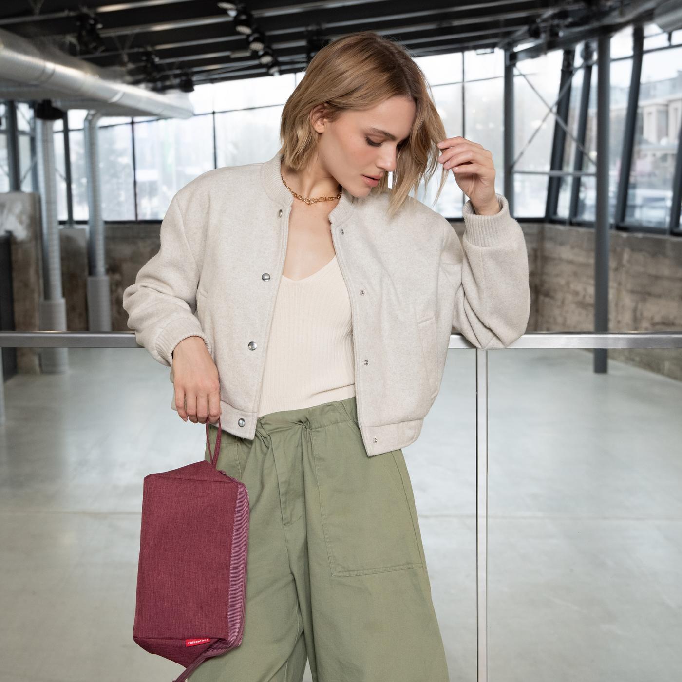 travelcosmetic twist maroon travelcosmetic Reisenthel