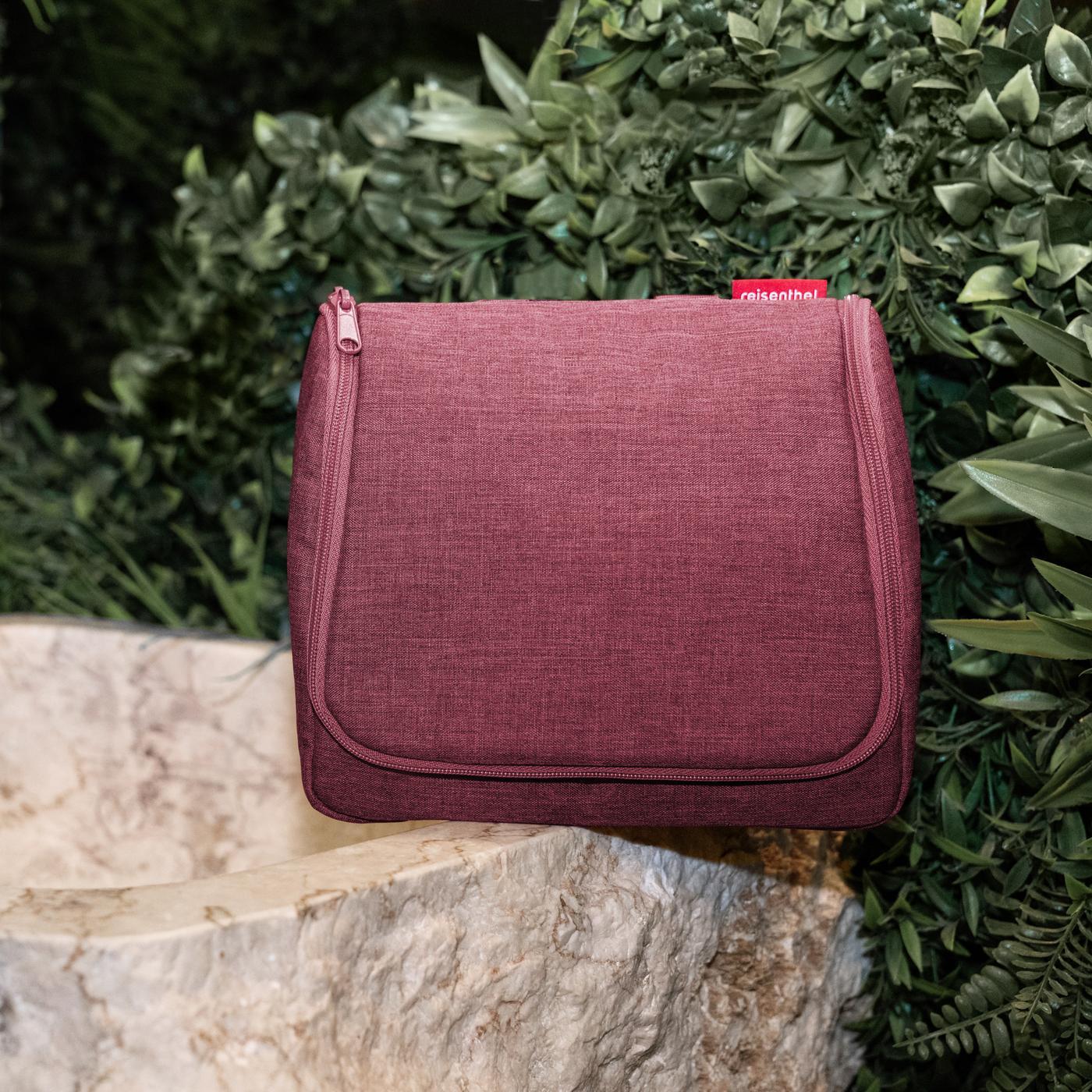 toiletbag twist maroon toiletbag Reisenthel