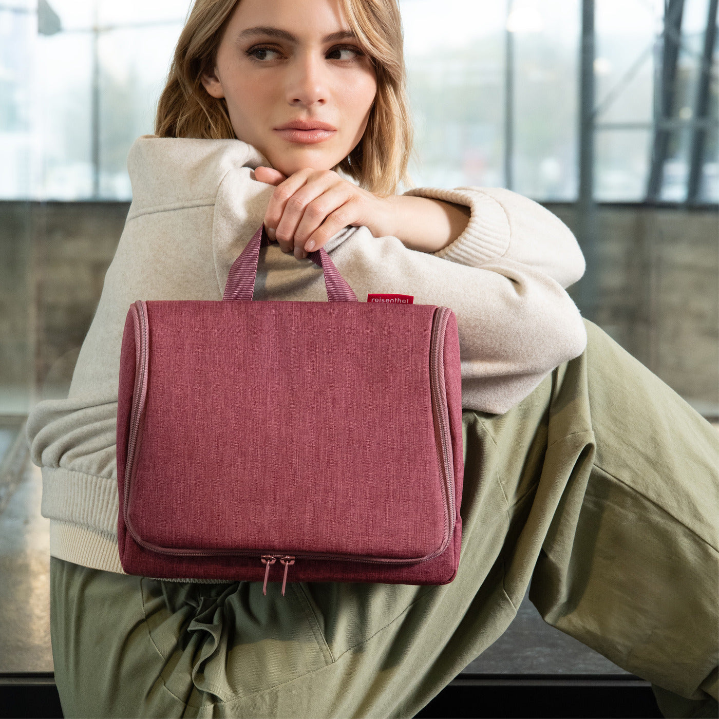 toiletbag XL twist maroon toiletbag XL Reisenthel