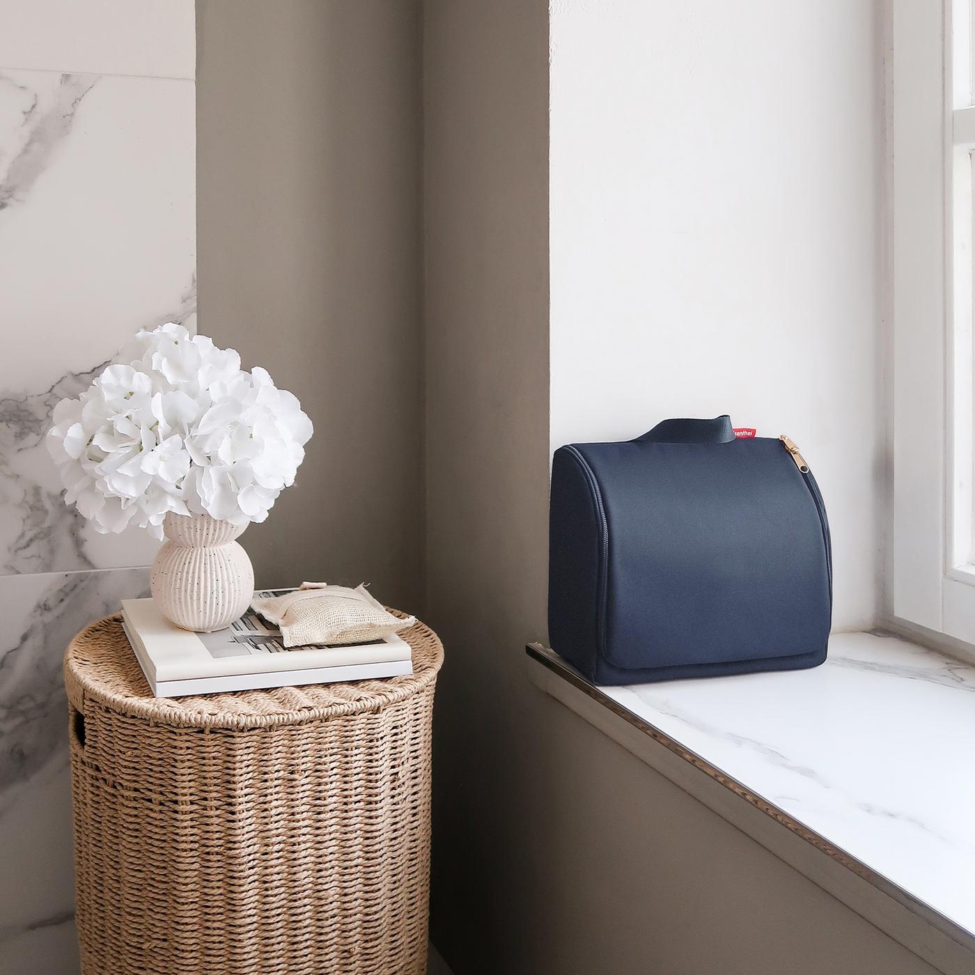 toiletbag XL midnight gold toiletbag XL Reisenthel