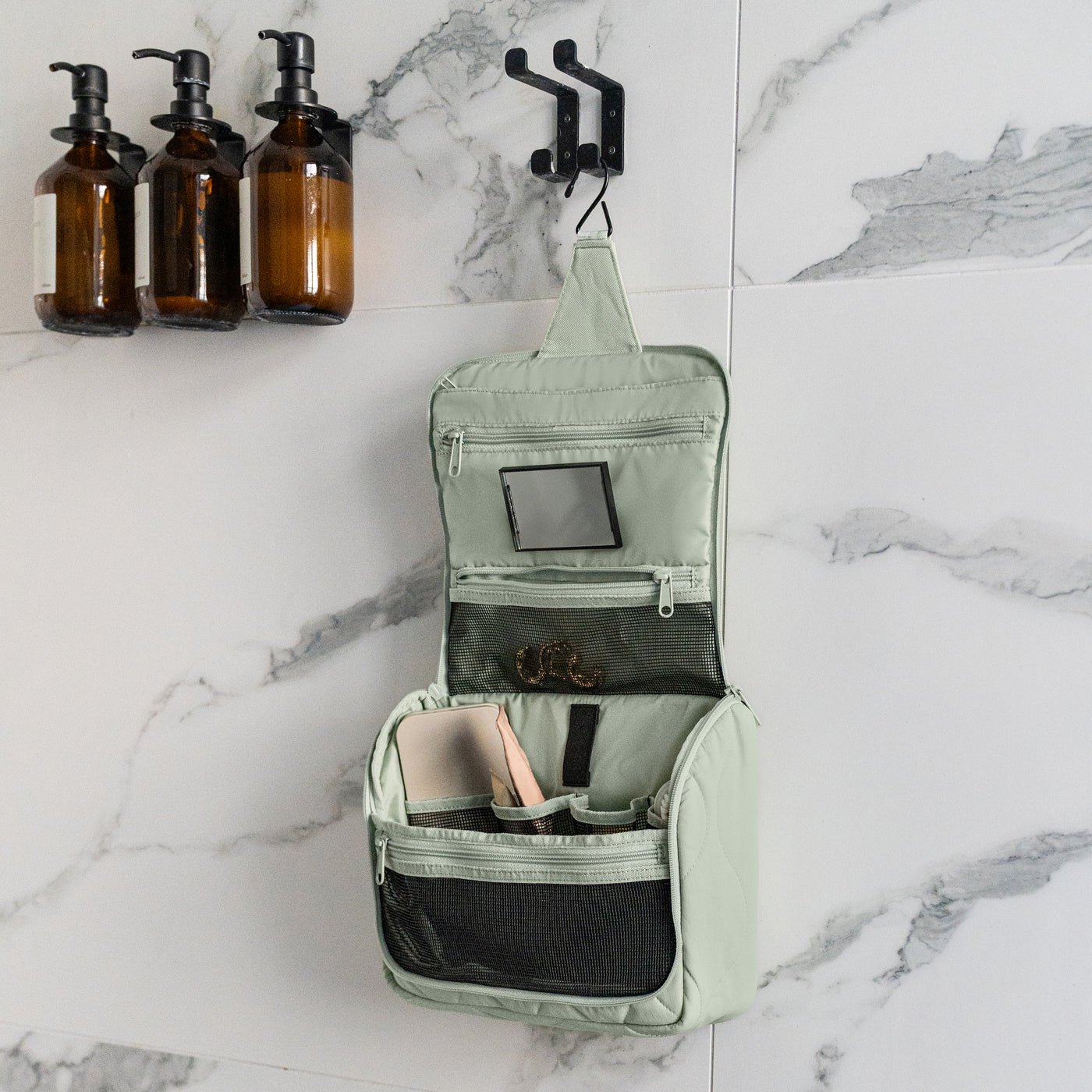 toiletbag XL puffer iced matcha toiletbag XL Reisenthel