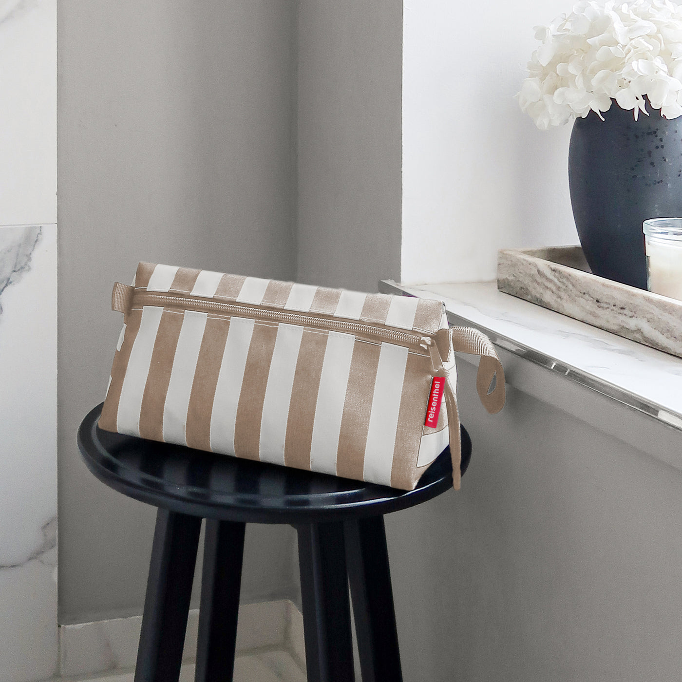 maxi case summerstripes coffee maxi case Reisenthel