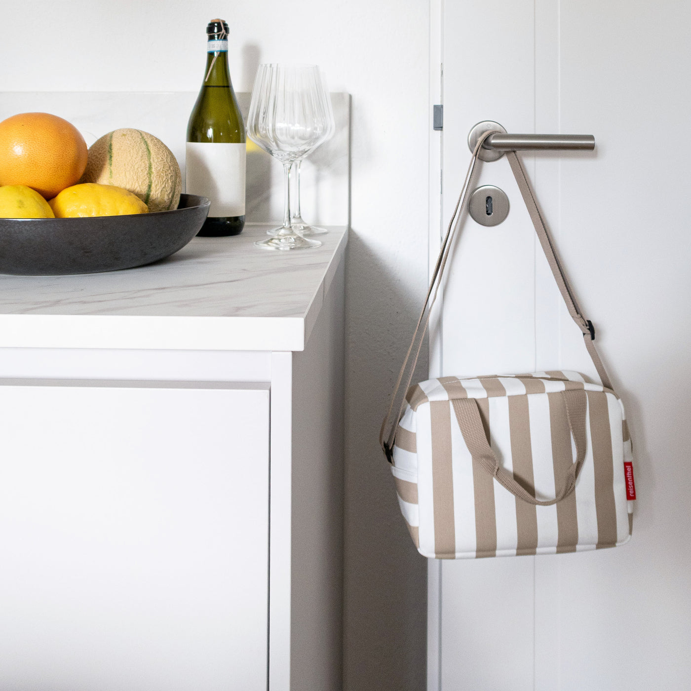 coolerbag to-go summerstripes coffee coolerbag to-go Reisenthel