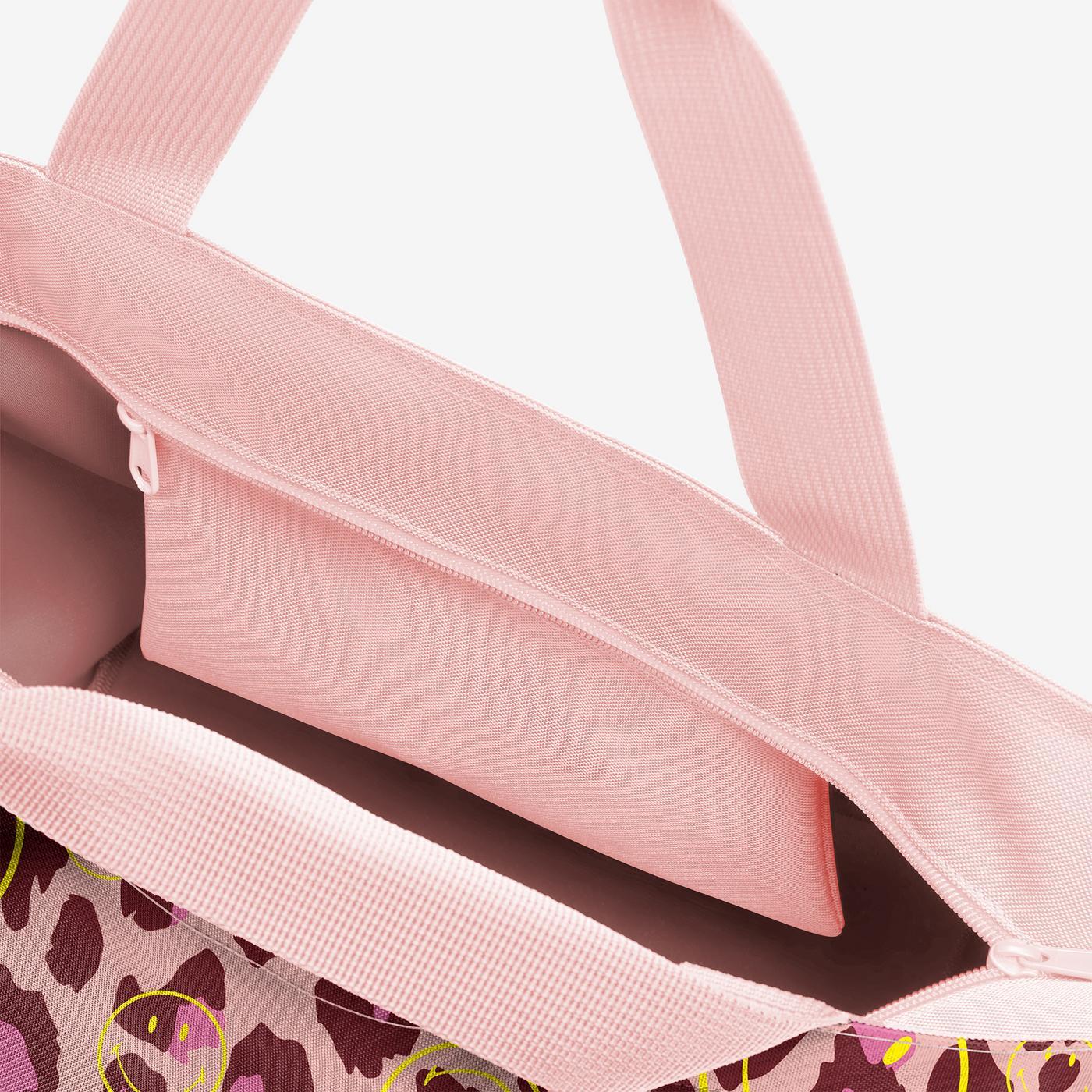 shopper M smiley leo blush